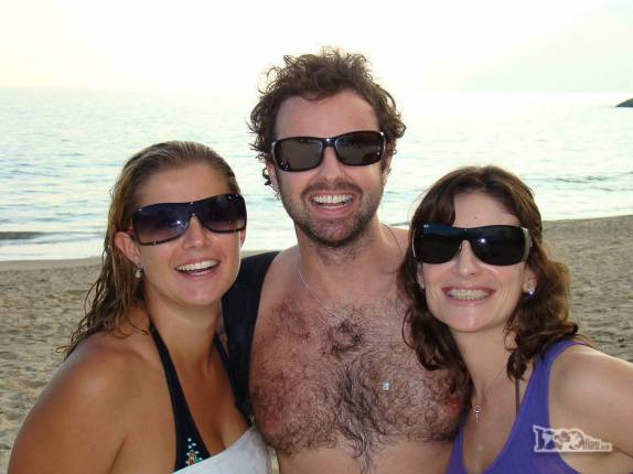 Com os padrinhos Rafa e Laura na praia de Paúba em São Sebastião - SP